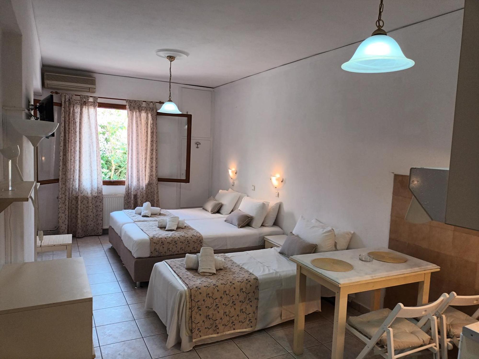 Argostoli Rooms Esterno foto