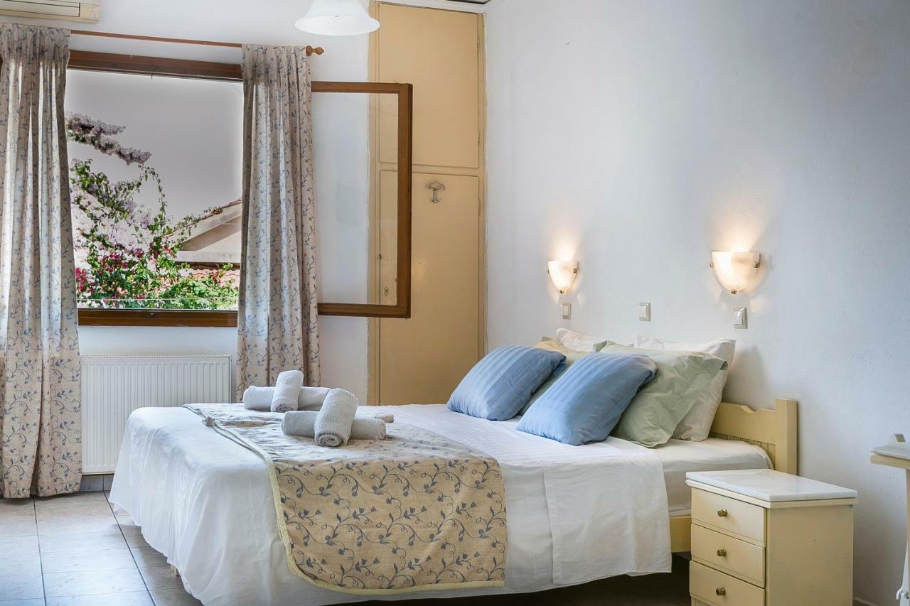 Argostoli Rooms Esterno foto